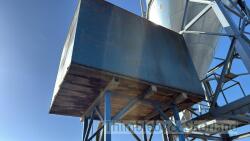 Molasses tank and stand - 3