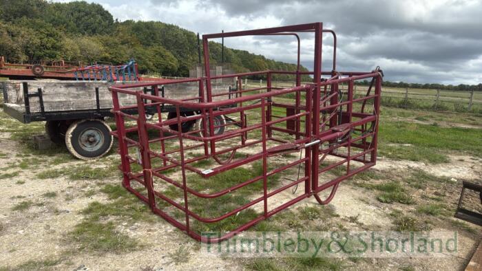 Cow catcher, Pin & Cone brackets