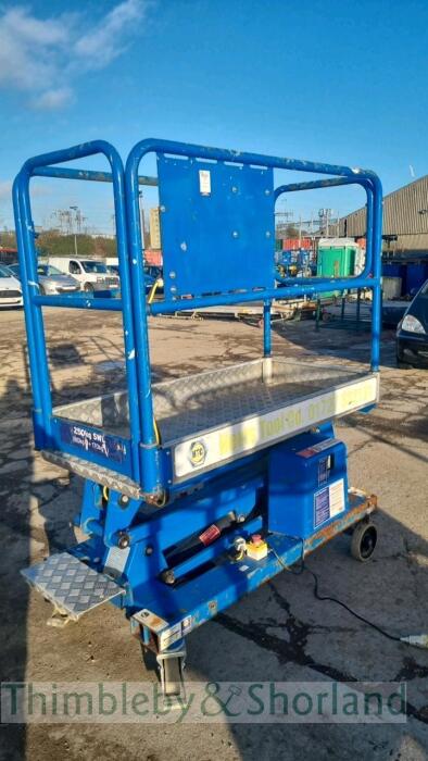 Power Tower scissor lift
