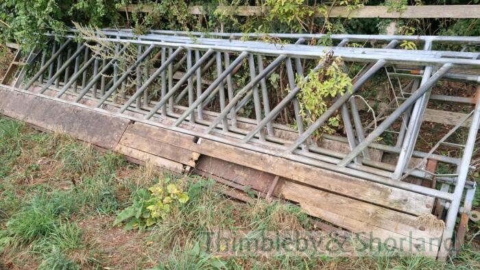 4 x 5.8m cattle feed barries