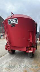 HiSpec V12 vertical feed mixer trailer (2011) - 3