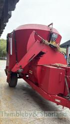 HiSpec V12 vertical feed mixer trailer (2011) - 6