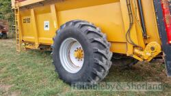 Richard Western D2150 rear discharge manure spreader (2014) - 8