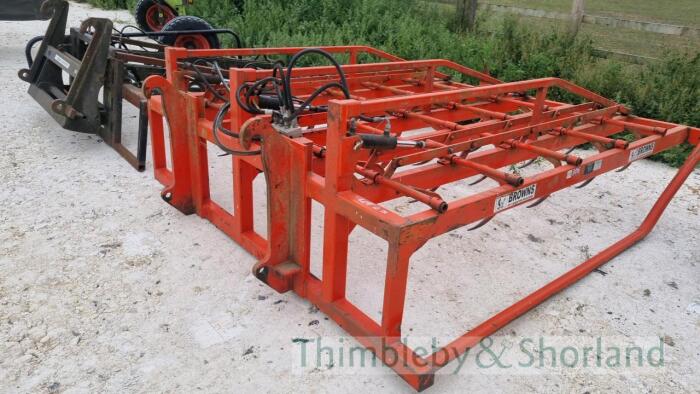 Browns Buzzard SB3 bale handler