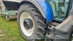 New Holland TS120 Tractor with 750TL foreloader (2020) RX20 CWT, 1354 hours, 40k box. Electro Command. Front tyres 440/60 R28 & rear tyres 540/65 R38. - 6