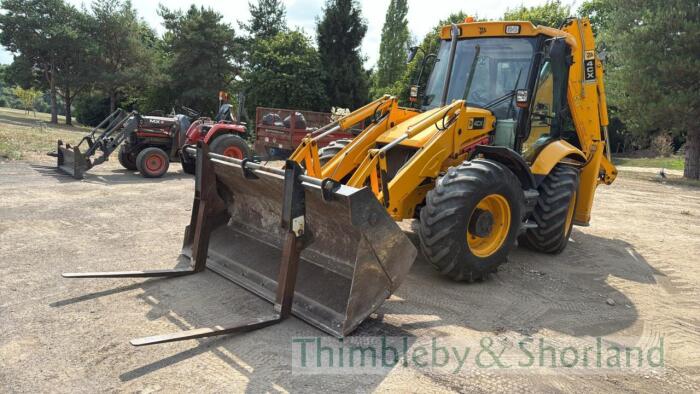 JCB 4CX Sitemaster Backhoe (2007) GN07 NDG, 1817 hours - with 4in1 bucket, forks and 4 buckets