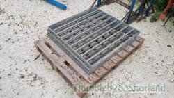 4 window grate bars (1m x 1m)